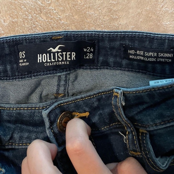Hollister Mid-Rise Super Skinny Jeans - Picture 3 of 3